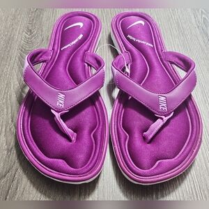 Nike Women's Vibrant Purple Comfort Footbed Thong Sandals Size 8 Nwot